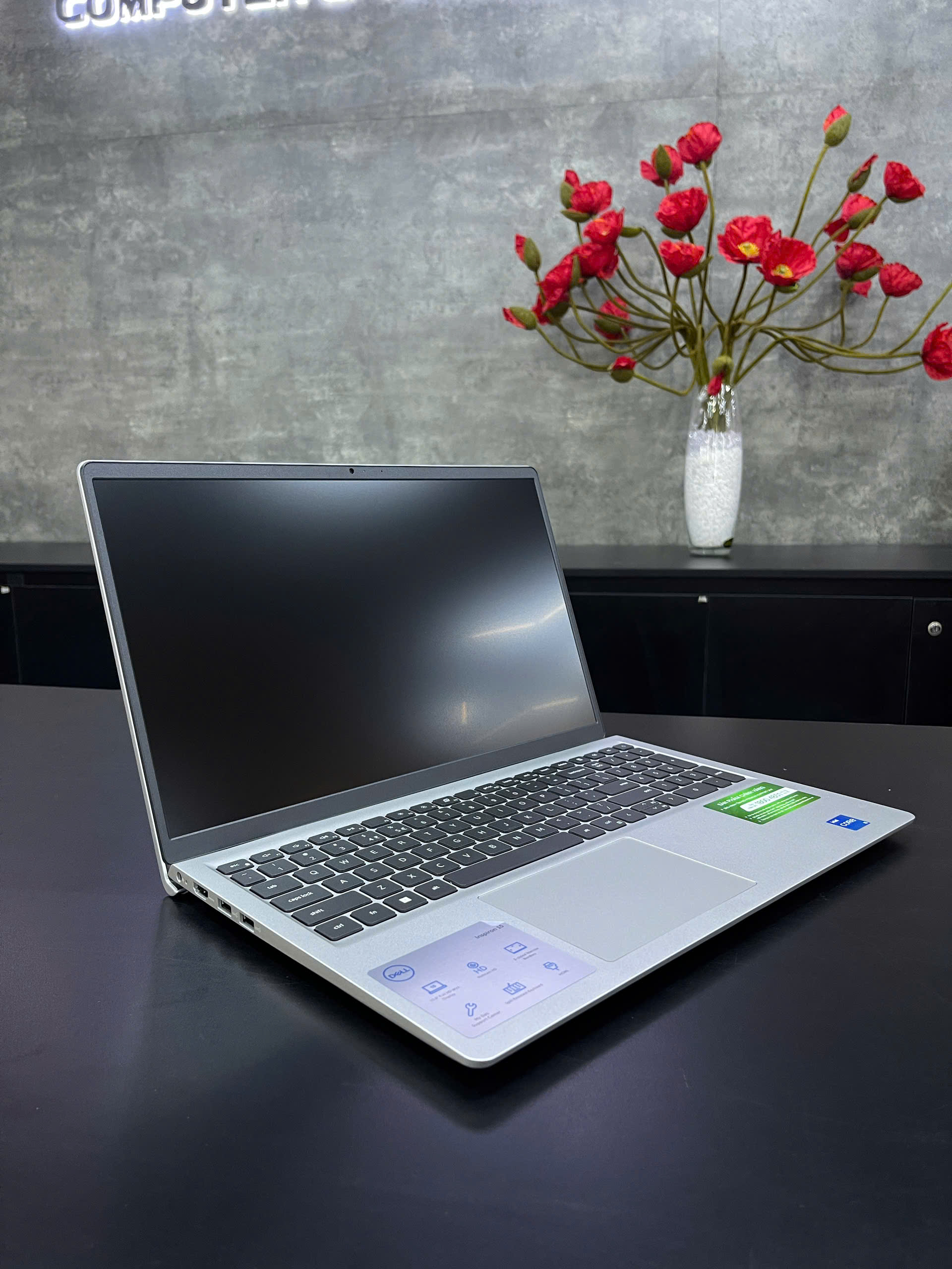 Laptop Dell Inspiron N3530-i3U085W11SLU (i3-1305U/8GB/512GB SSD/15.6&quot; FHD/Win11/Office HS 24/Bạc)