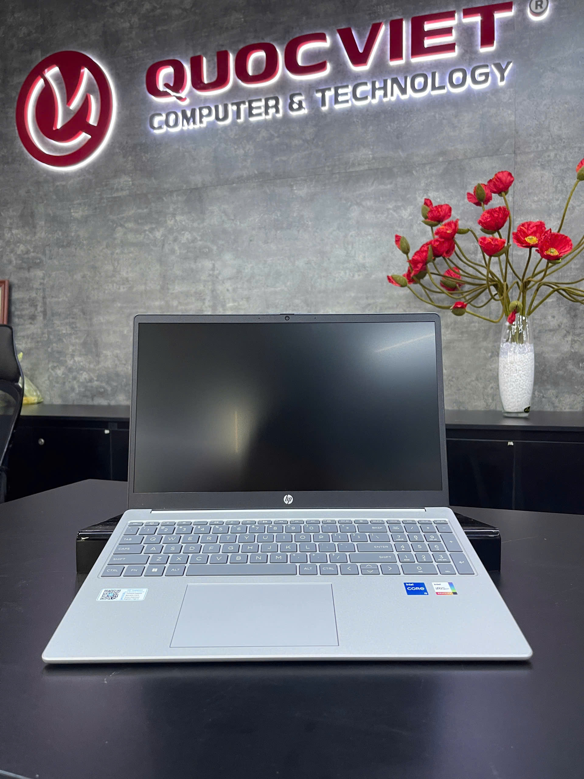 Máy tính xách tay HP 15-fd0235TU_9Q970PA [i5-1334U/16GB RAM/512GB SSD,Intel Graphics/15.6&quot;FHD/Webcam/3 Cell,Wlan ax+BT,W11/Silver/1Y WTY]